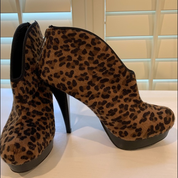 Rouge Helium Shoes - Rouge Helium Animal Print Back Zip Heels Booties 9